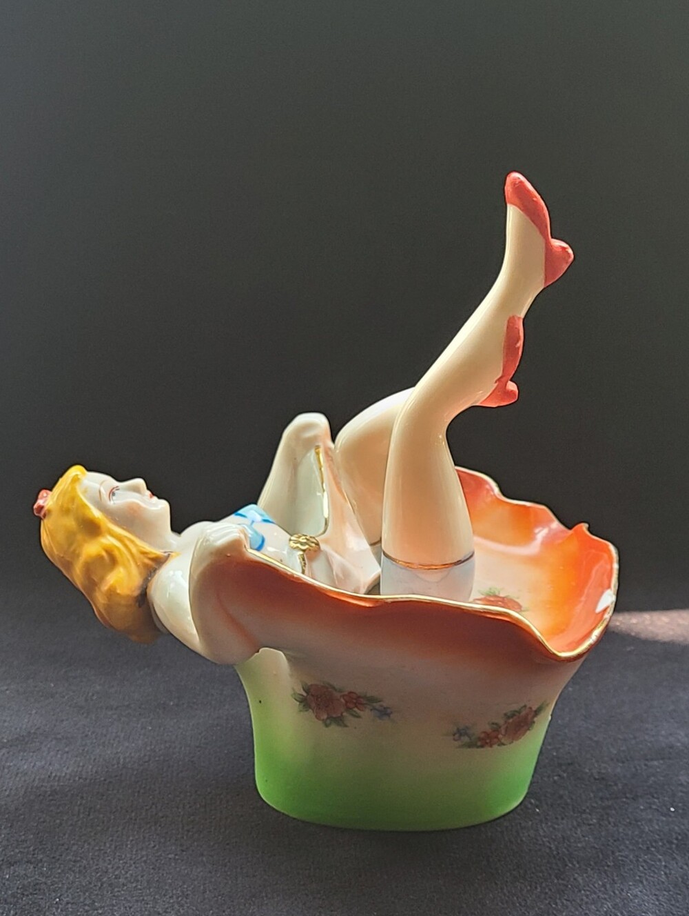 Risque Vintage Naughty Nodder Ashtray